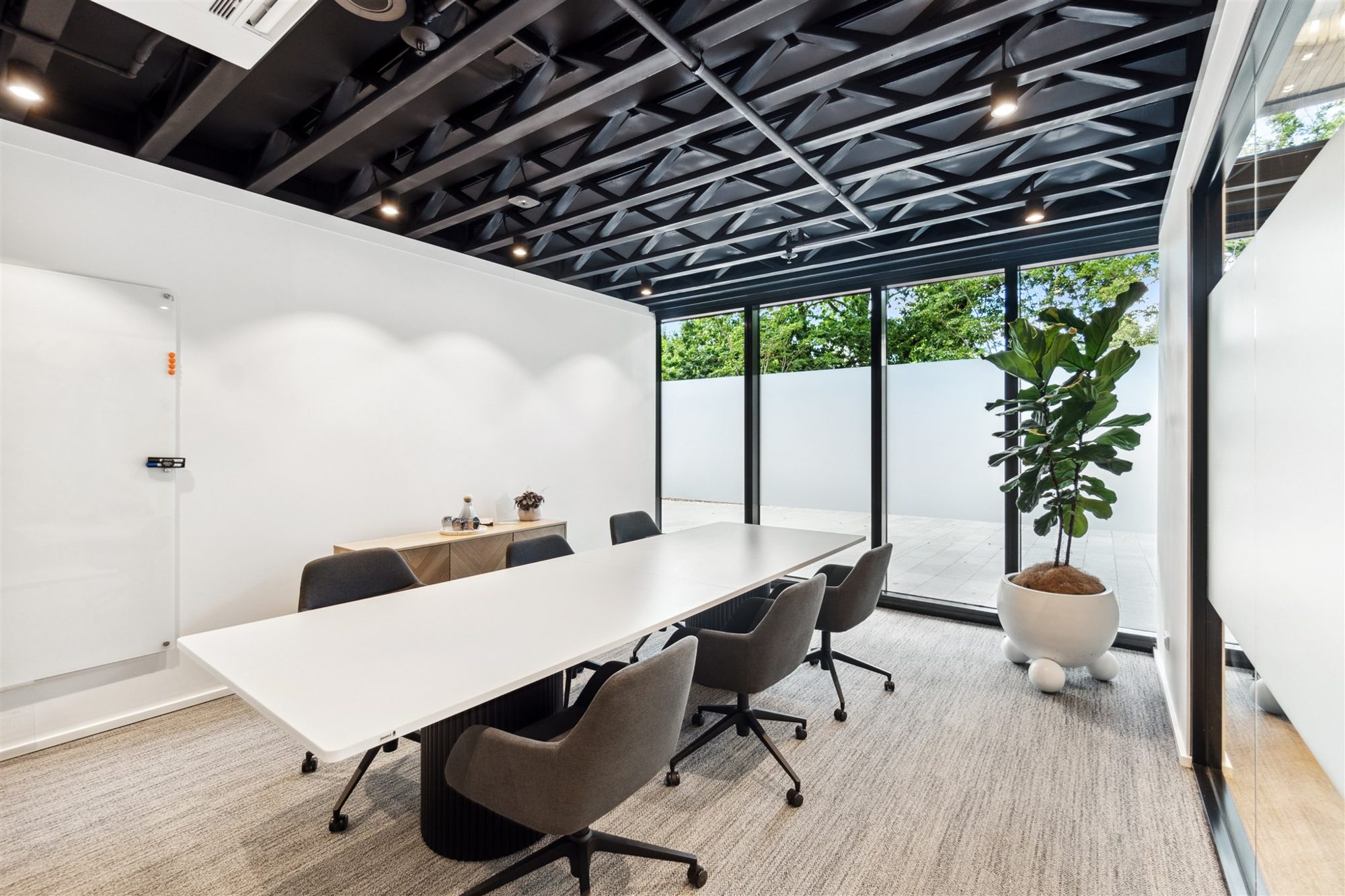 Open-Book Construction Management: When It Wins